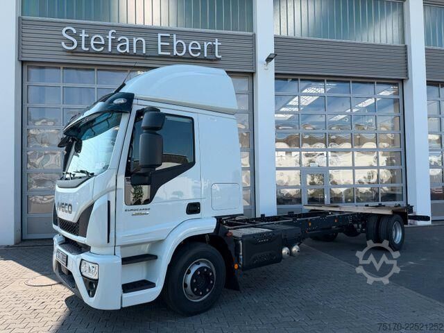 Chassis with cab Iveco Eurocargo ML140E28/P Bett AHK Klima Standheizung