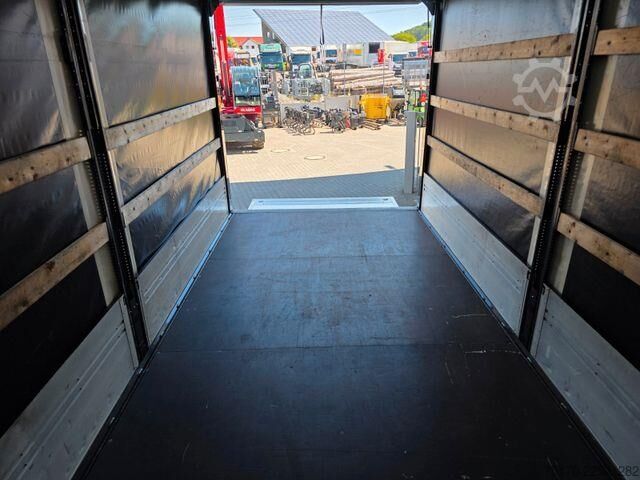Sliding tarpaulin Mercedes-Benz Atego 824 L Bär LBW 1.000kg AHK Klima 3 Sitze