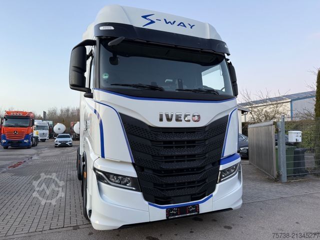 Standard tractor unit IVECO S-Way 480/Intarder/2xTank/Navi/Spoiler