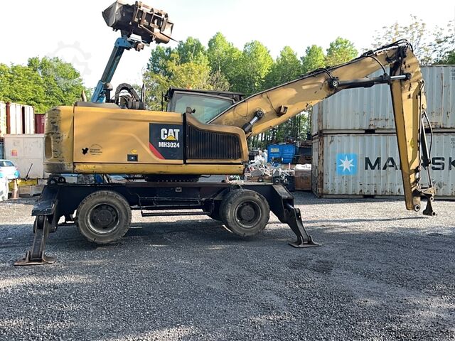 Material Handling Excavator Caterpillar MH3024
