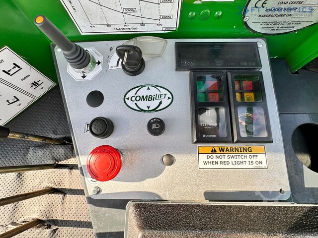 4-Wege-Gabelstapler Combilift C4000 / TRIPLEX / 4900MM / GAS