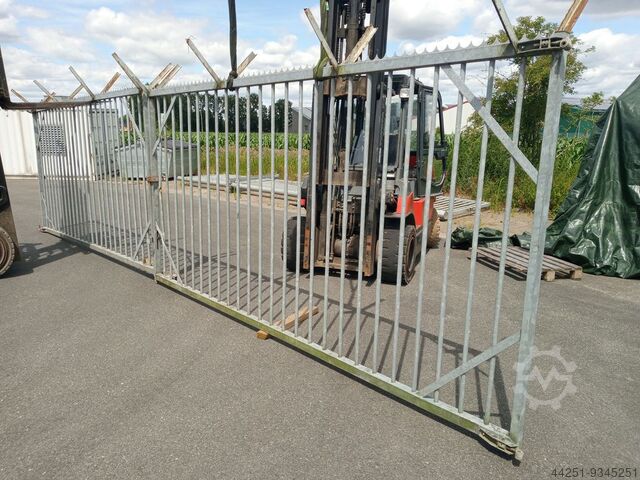 Industrial wing gate Access gate Musterfirma Flügeltor 8 x 2 m