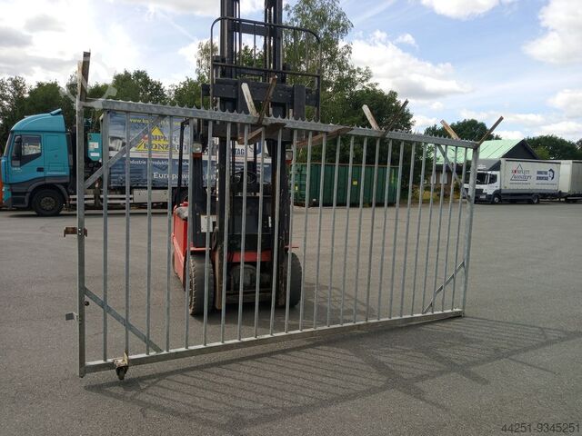 Industrial wing gate Access gate Musterfirma Flügeltor 8 x 2 m