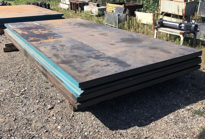 Gusseiserne Kugeln Marbres fonte lisse - Cast iron Marbles 3910 x 2000 x 350 mm