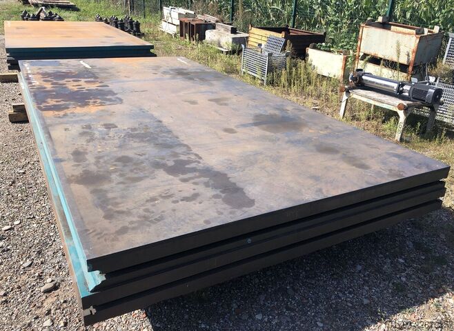 Gusseiserne Kugeln Marbres fonte lisse - Cast iron Marbles 3910 x 2000 x 350 mm