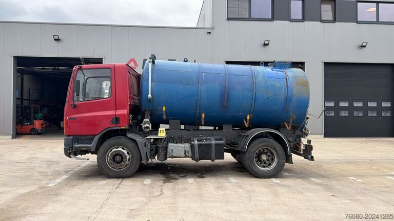 Vacuum truck DAF 75 ATI 270 (10500 L / MANUAL PUMP / MANUAL GEAR...