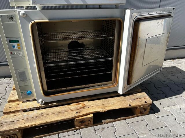 Laborofen Wärmeschrank Ofen 300ºC Heraeus UT 6120