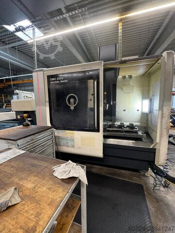 CNC - Bearbeitungszentrum - Vertikal DECKEL MAHO DMC 835V