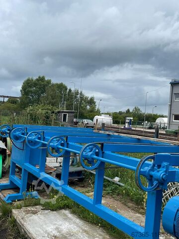 Cross conveyor for boards  