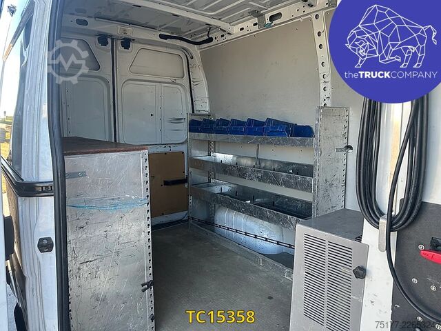 Lifting platform Renault Master 145.35 klubb
