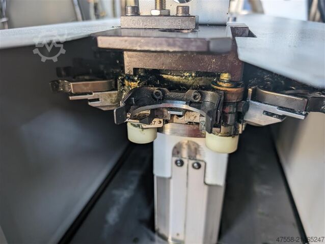 Bearbeitungszentrum - Universal - 5 Achsen / 5 Axis CHIRON - WERKE GMBH & Mill 800 FA