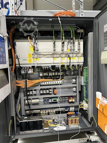 Bearbeitungszentrum - Universal - 5 Achsen / 5 Axis CHIRON - WERKE GMBH & Mill 800 FA