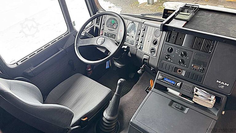 Lastkraftwagen MAN 18.25
