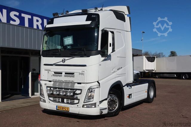 Standard tractor Volvo FH 420 Holland Truck