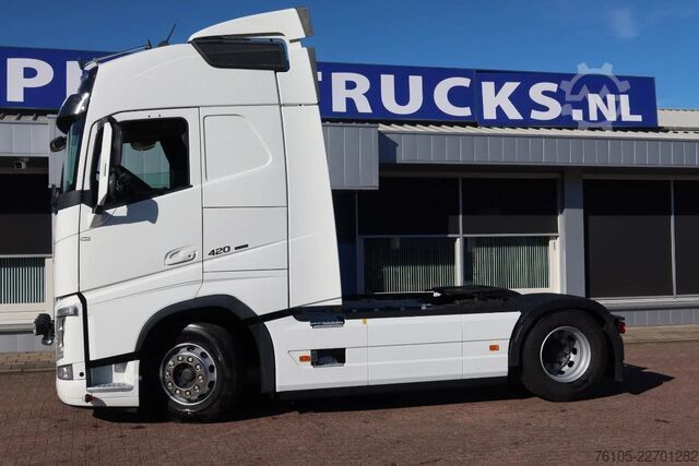 Standard tractor Volvo FH 420 Holland Truck