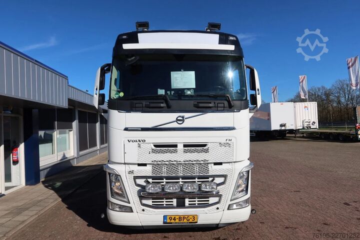 Standard tractor Volvo FH 420 Holland Truck