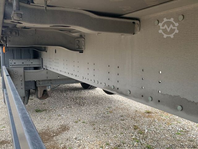 Auflieger mit Arbeitsbühne SCHMITZ CARGOBULL SCS24 Standard_ Plateau_ Flatbed_ verzinkt_ Lift
