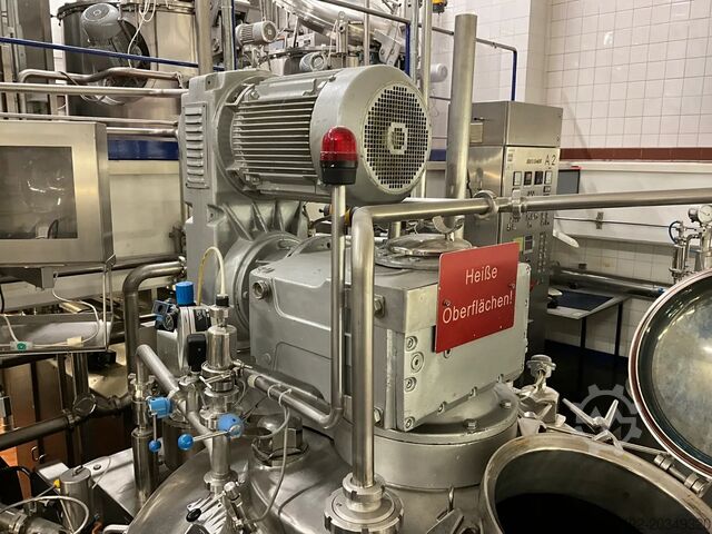 2911 liter heatable/coolable Becomix process vessel made of V4A with anchor agitator. Becomix 9588