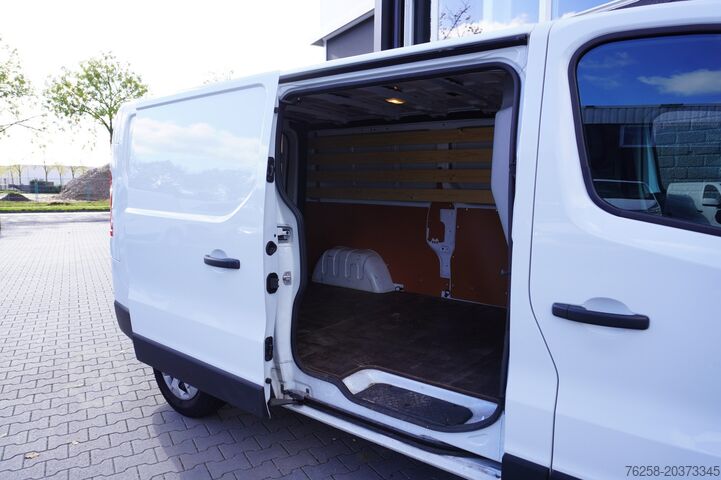 Delivery van Renault Trafic 2.0 dCi 110PK L2 - EURO 6 - Airco - Crui...