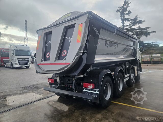 Tipper truck DAF XFC 530 FAD