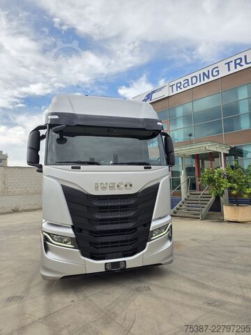 Roll-off tipper truck Iveco 260S48
