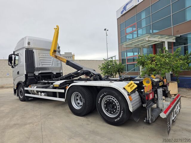 Roll-off tipper truck Iveco 260S48