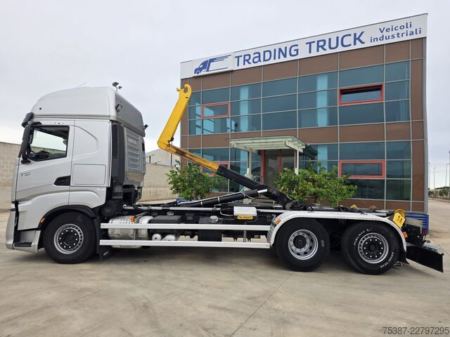 Roll-off tipper truck Iveco 260S48
