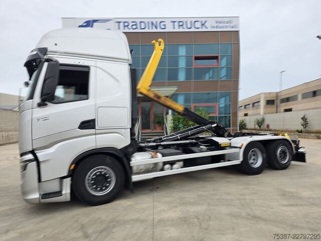 Roll-off tipper truck Iveco 260S48
