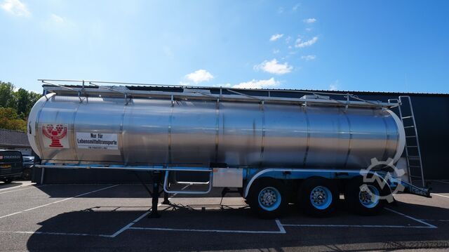 Food tanker Pacton 3 axle food tank trailer 30.000ltr