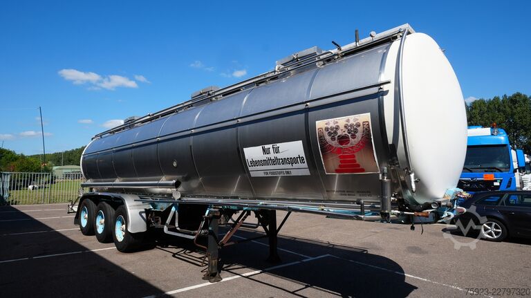 Food tanker Pacton 3 axle food tank trailer 30.000ltr