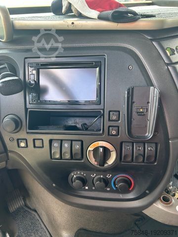 Volumen SZM DAF 105.460-Euro5 EEV-Intarder-Motor läuft