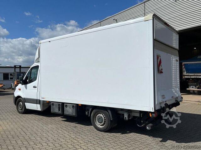 Box van MERCEDES-BENZ Sprinter 316 CDI Standardkoffer LBW 4,4m+LBW