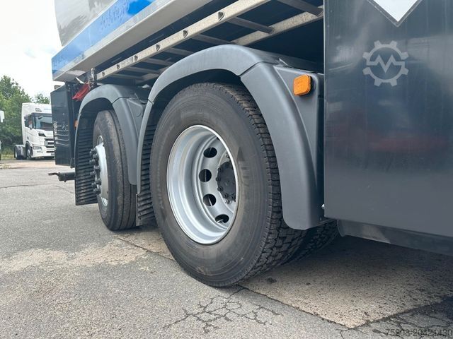 LKW mit Tankaufbau MAN TGM 26.320 Rohr 21.000L Oben/unten Funk Lenk