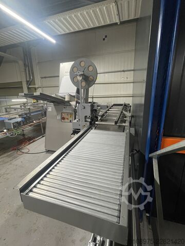 Brot-Schneidemaschine mit Verpackungsmaschine Hoba en AVT b.v. 
