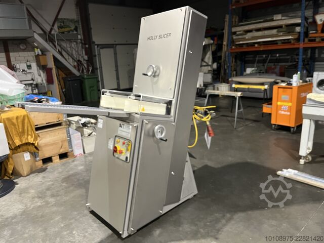 Brot-Schneidemaschine mit Verpackungsmaschine Hoba en AVT b.v. 