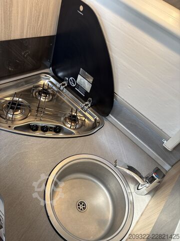 Teilintegriertes Wohnmobil Fiat Ducato Weinsberg Carasuite 650MF del 2020 | Manuale | Posti letto: 5