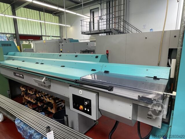 CNC turning machine with bar feeder INDEX C100