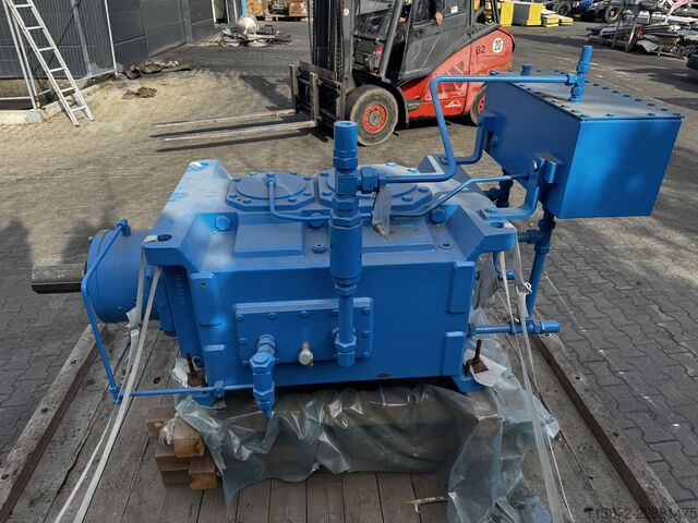 Industrial gearbox Flender B2 SV 13 B