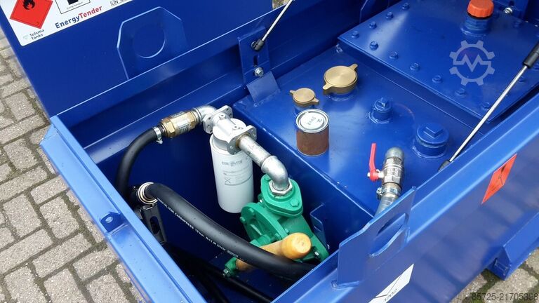 Tanklaster  IBC tank met handpomp
