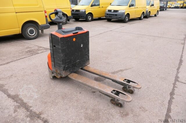 Niederhubwagen bt LWE 160