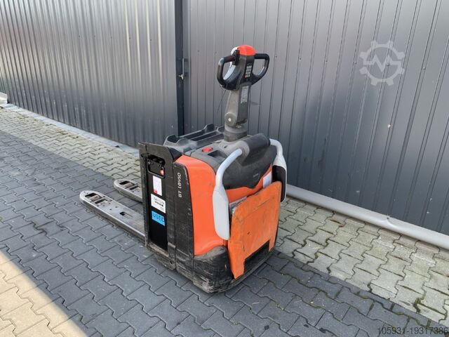Electric Pallet Truck BT LPE200