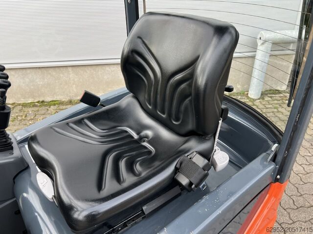 Electric 3-wheel forklift Toyota 7 FBEST 15