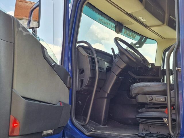 Chassis with cab Volvo FH 13.460 Globetrotter XL 6x2 - Chassis with lo...