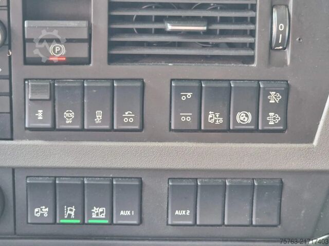 Chassis with cab Volvo FH 13.460 Globetrotter XL 6x2 - Chassis with lo...