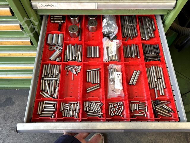 Workshop drawer cabinet with contents LISTA Workshop Drawer Unit with contents