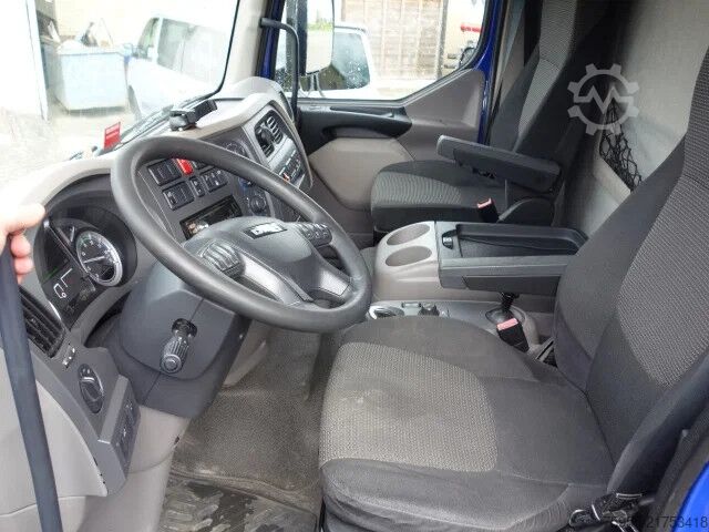 Car carrier van DAF LF 210 oprijlaadbak,airco