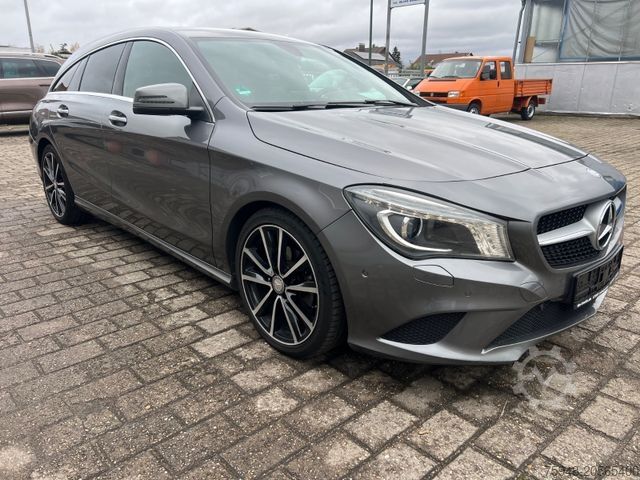 Minibus MERCEDES-BENZ CLA 200 CLA -Klasse Shooting Brake