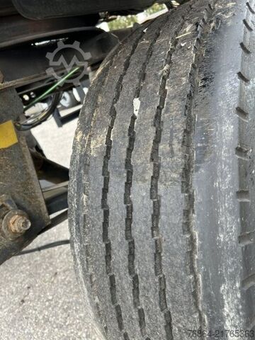 Kofferanhänger Saxas SAXAS, ANHäNGEWAGEN KOFFERAUFBAU MIT HEBEBüHNE