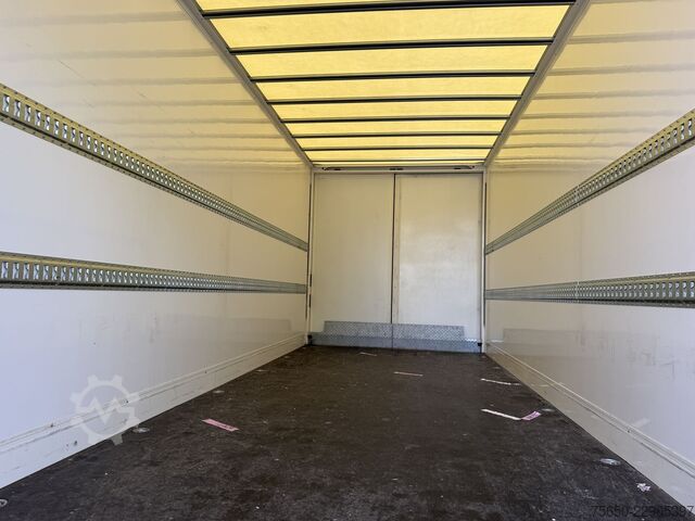 Box trailer Möslein TKO 105 D 7m weiß  Tandem- Koffer, Durchladbar, wenig benutzt