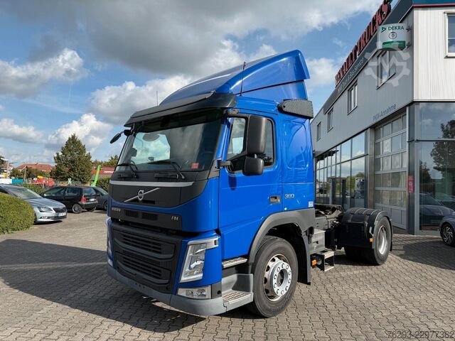 Standard tractor unit VOLVO FM 380